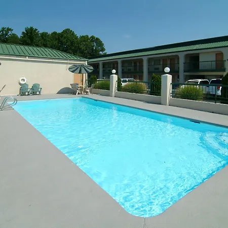 Quality Inn And Suites Macon-3