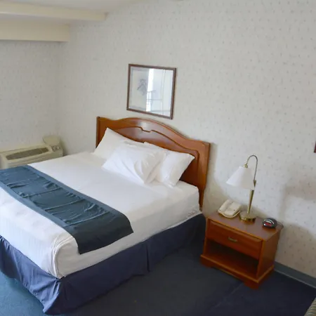 Travelodge By Wyndham Milwaukee-2