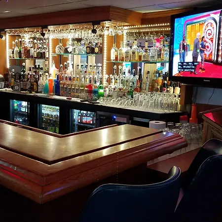 Travelodge By Wyndham Milwaukee-3