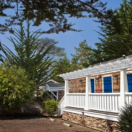 Lighthouse Lodge & Cottages-2