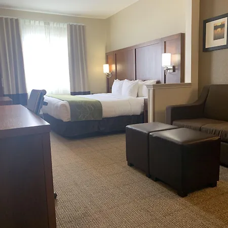 Comfort Suites Peoria I-74-2