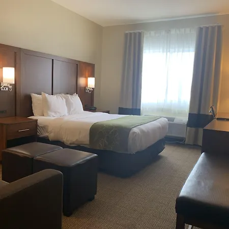 Comfort Suites Peoria I-74-3