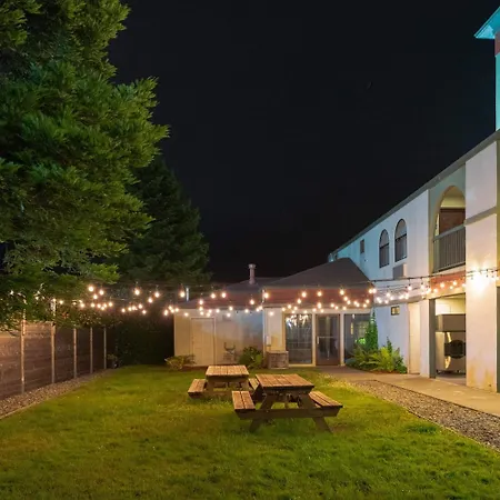 The Redwood Riverwalk, A Boutique Hotel-3