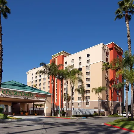 Courtyard By Marriott Baldwin Park-3