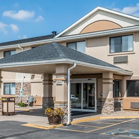 Quality Inn Coralville - Iowa River Landing-3