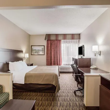 Quality Inn & Suites Lawrence - University Area-3