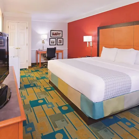 Baymont By Wyndham Lubbock - Downtown Civic Center-2