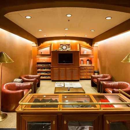 The Hotel Captain Cook-2