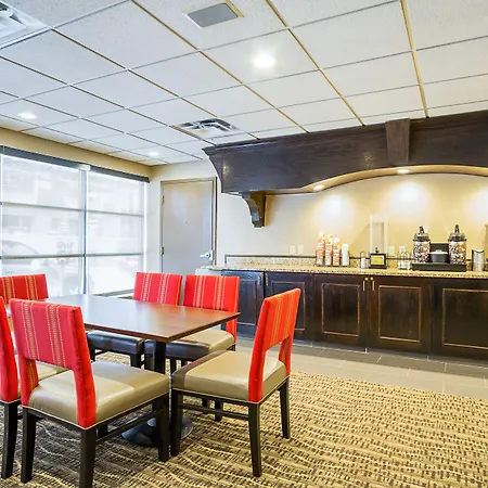 Comfort Inn Cleveland Downtown-3