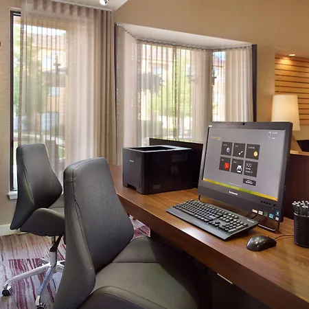 Courtyard By Marriott Fayetteville-3