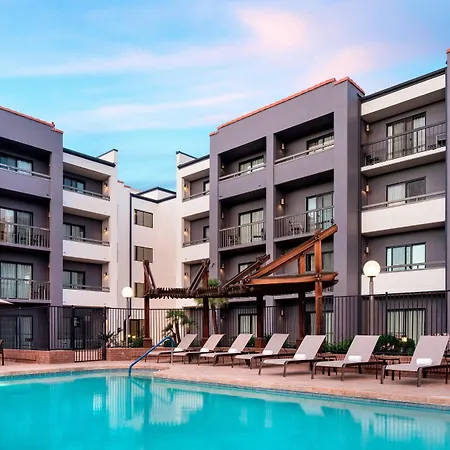Courtyard By Marriott Phoenix Airport-2