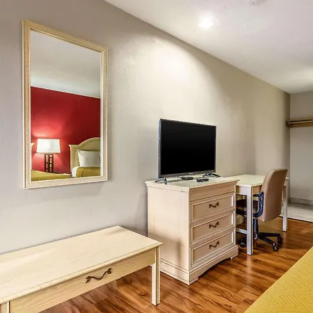 Econo Lodge Berea-2