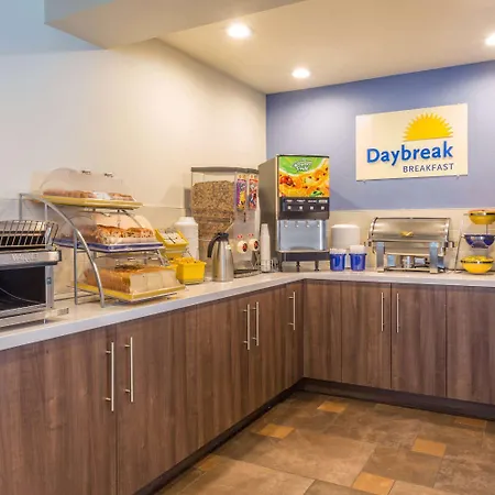 Days Inn & Suites By Wyndham East Flagstaff-2