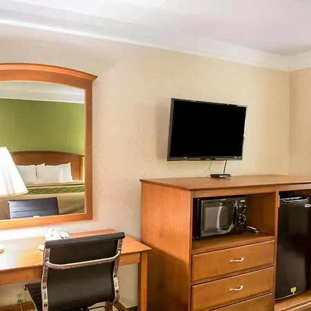 Econo Lodge Knoxville North-3