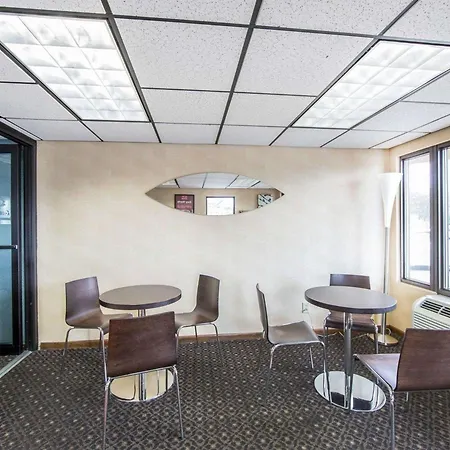 Econo Lodge Knoxville North-2