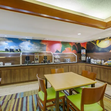 Quality Inn & Suites Sandusky-3