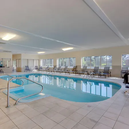 Quality Inn & Suites Sandusky-2