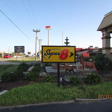 Super 8 By Wyndham Kingsville-3