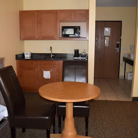 Days Inn By Wyndham Cadillac-2