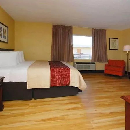 Baymont By Wyndham San Diego Downtown-3