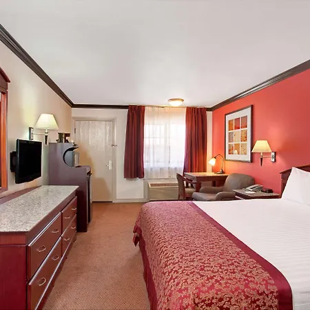 Ramada By Wyndham Pasadena-2