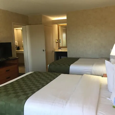 Days Inn & Suites By Wyndham Albuquerque North-3