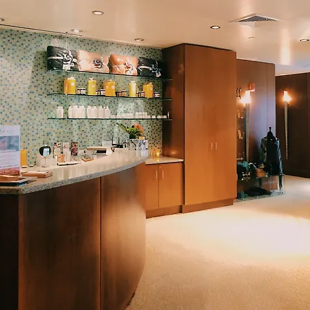 Stamford Marriott Hotel & Spa-2