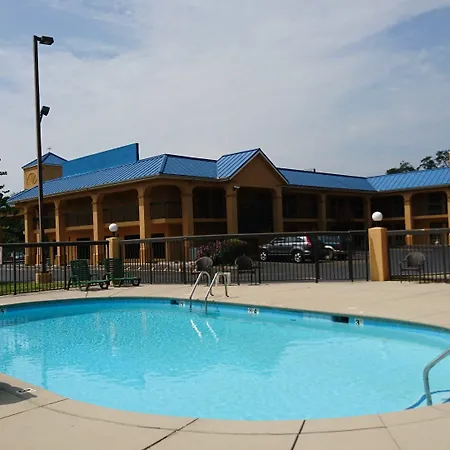 Travelodge By Wyndham Knoxville East-2