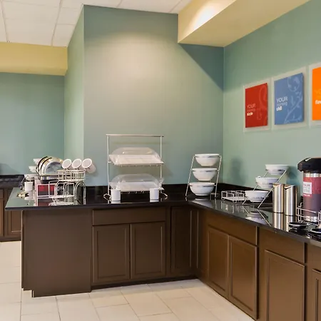 Clarion Hotel & Suites BWI Airport North-3