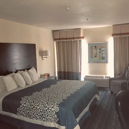 Days Inn By Wyndham Near Seaworld San Antonio-3