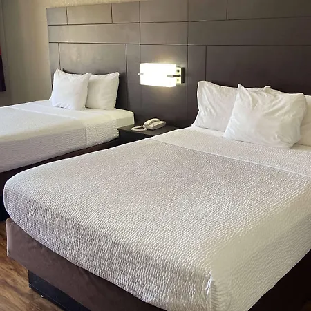 Days Inn By Wyndham Tupelo-3