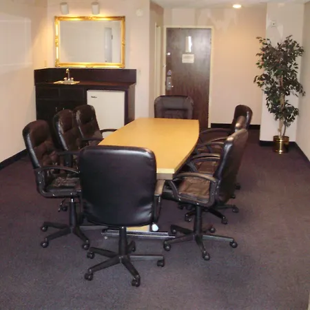 Trade Winds Central Inn-3
