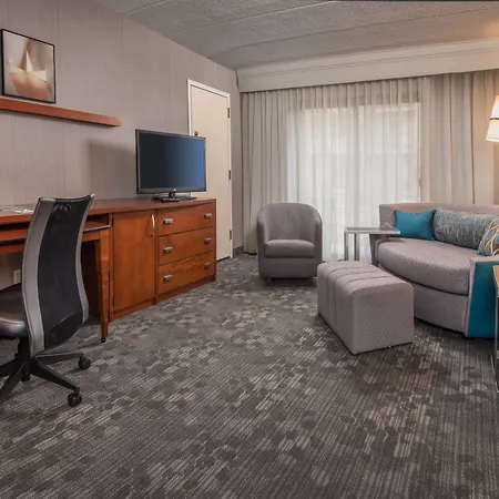 Courtyard By Marriott Fairfax Fair Oaks-2