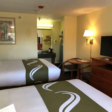 Quality Inn Sarasota North Near Lido Key Beach-3
