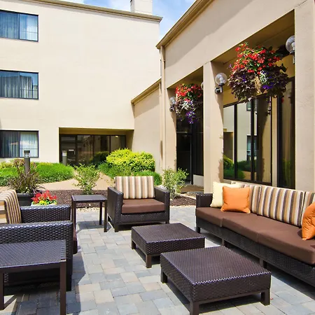 Courtyard St. Louis Westport Plaza-3