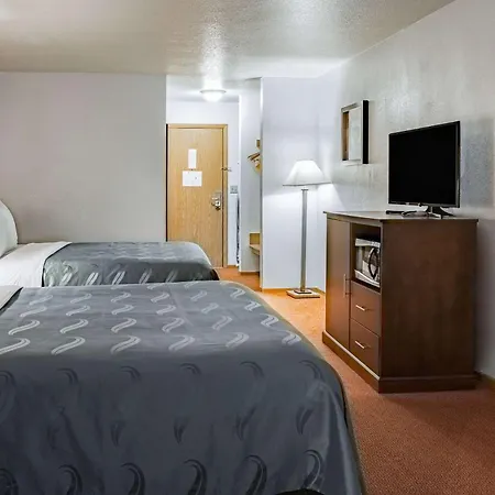 Quality Inn & Suites Vancouver North-2