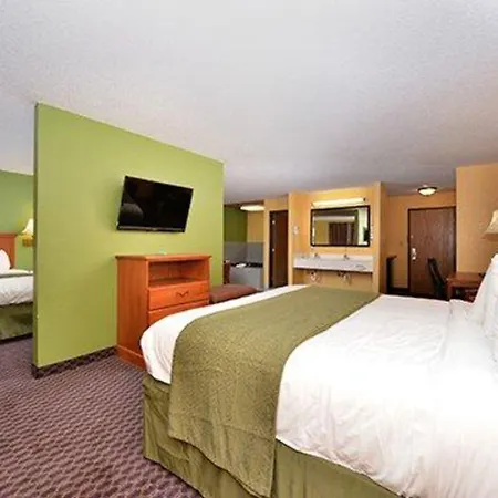 Quality Inn & Suites Grinnell Near University-2