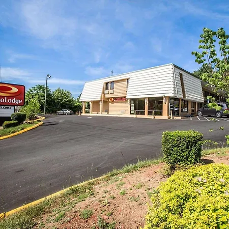 Econo Lodge Biltmore-3