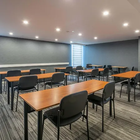 Holiday Inn Express - Newark Airport - Elizabeth By Ihg-3