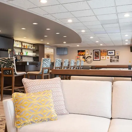 Crowne Plaza Indianapolis-Airport By Ihg-2