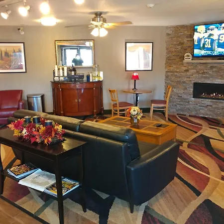 Days Inn & Suites By Wyndham Fargo 19Th Ave/Airport Dome-2