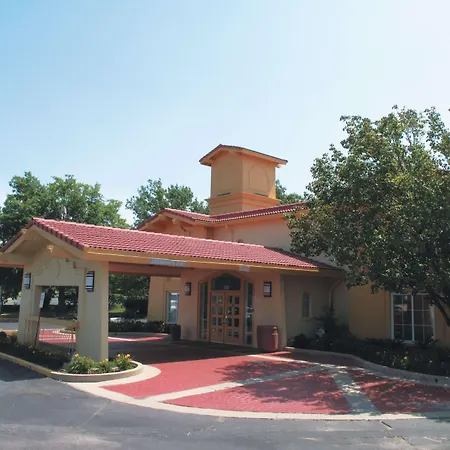La Quinta Inn By Wyndham Kansas City Lenexa-2