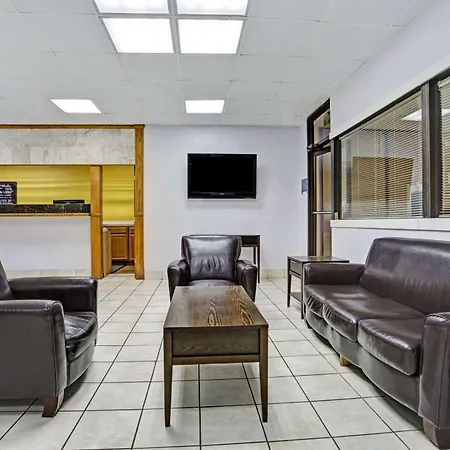 Days Inn By Wyndham Norfolk Military Circle-2