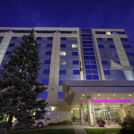 Armon Plaza Montreal Airpt, Trademark Collection By Wyndham-2
