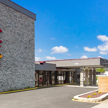 Red Roof Inn Plus & Suites Erie-2