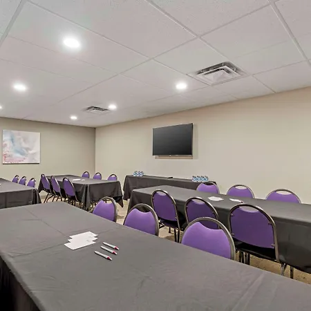 Best Western Plus Waterloo & Cedar Falls-3