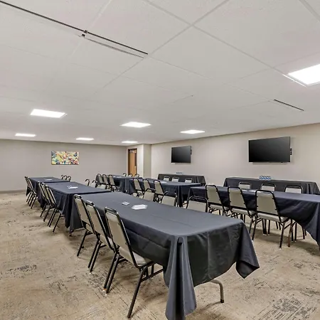 Best Western Plus Waterloo & Cedar Falls-2