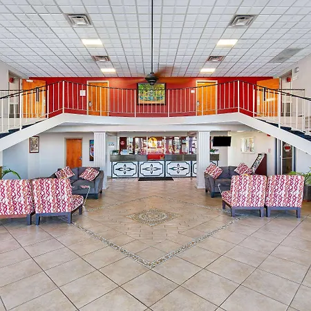 Ramada By Wyndham Bowling Green-2