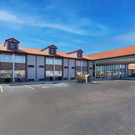 Ramada By Wyndham Bowling Green-3