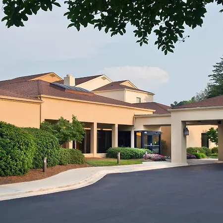Courtyard Charlotte Southpark-2